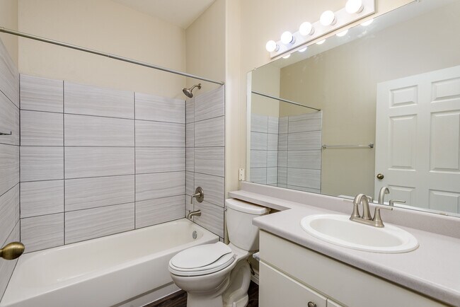 Photo - 9550 E Thunderbird Rd Unidad 246
