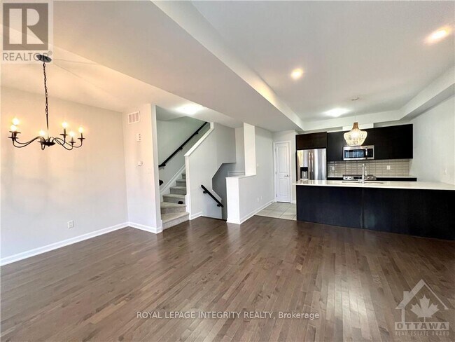 Photo - 502 Galmoy Way