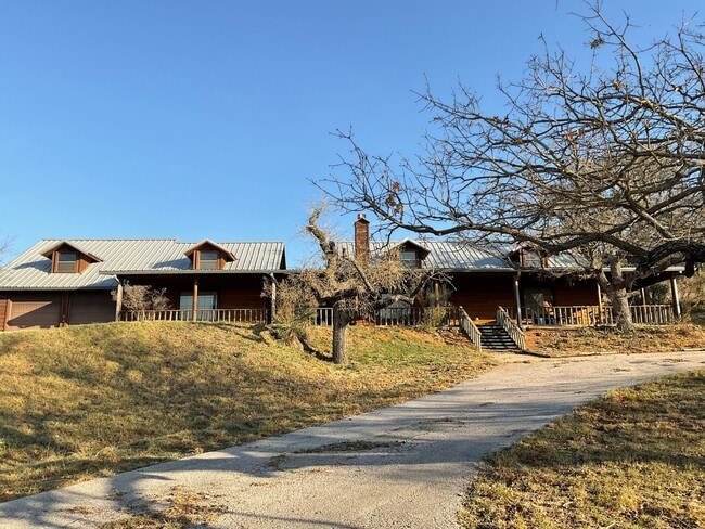 Building Photo - COMING SOON!!!!! Gorgeous 2 Bedroom, 2 1/2 Bath Home in Sunrise Beach, TX.