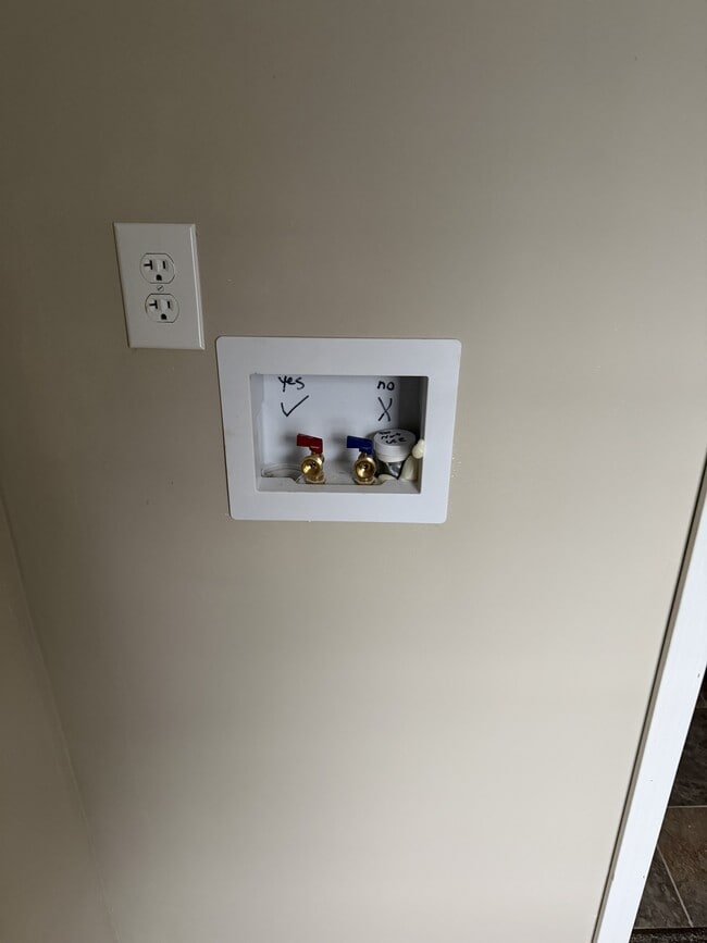 Photo - 105 Langford Dr