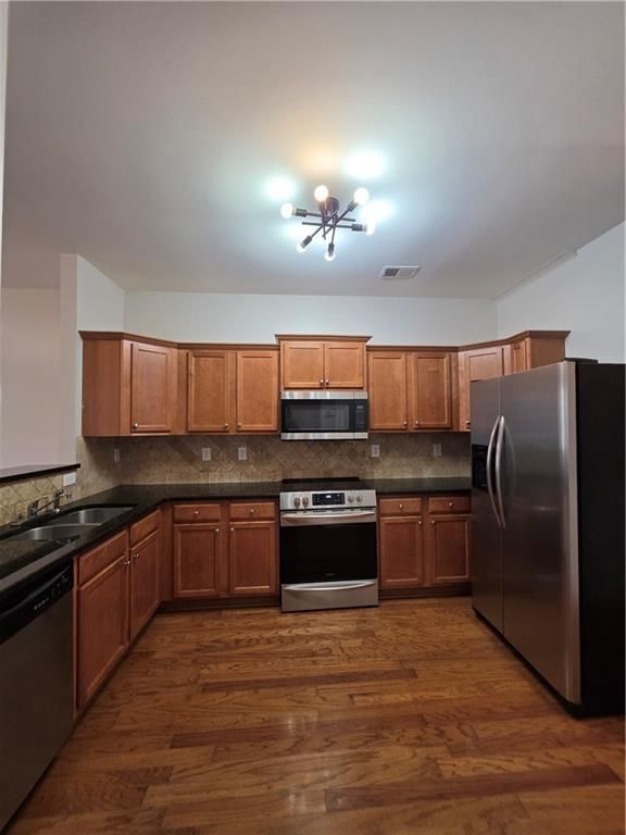 Photo - 3090 Branham Dr