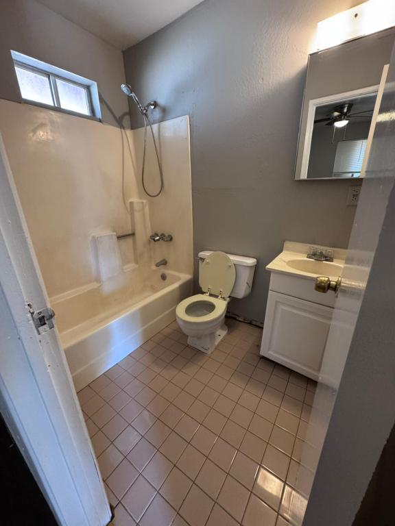 Photo - 10016 N 14th St