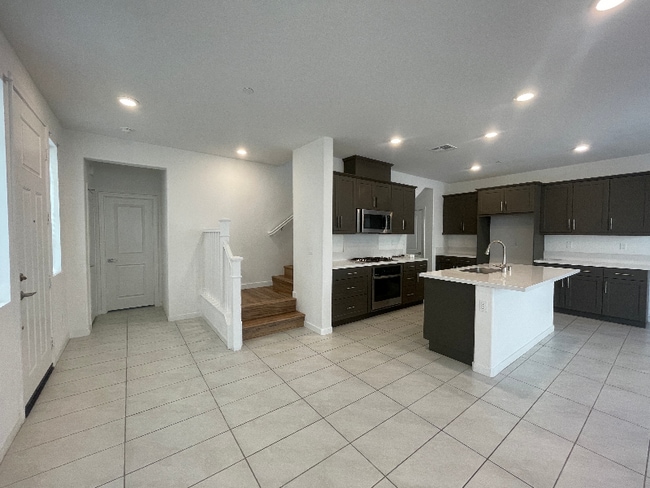 Photo - 16254 Lozano St