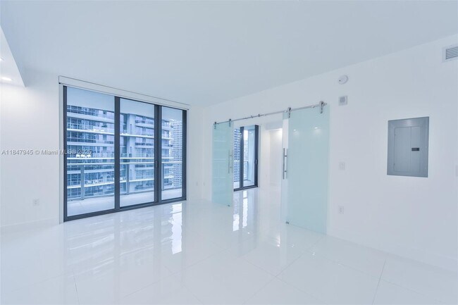 Photo - 1010 Brickell Ave