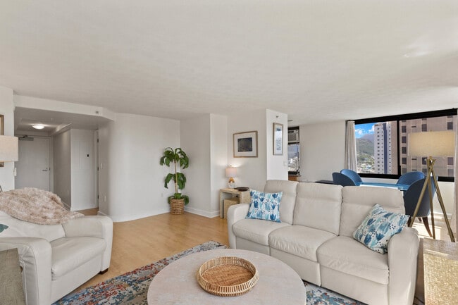 Photo - 343 Hobron Ln