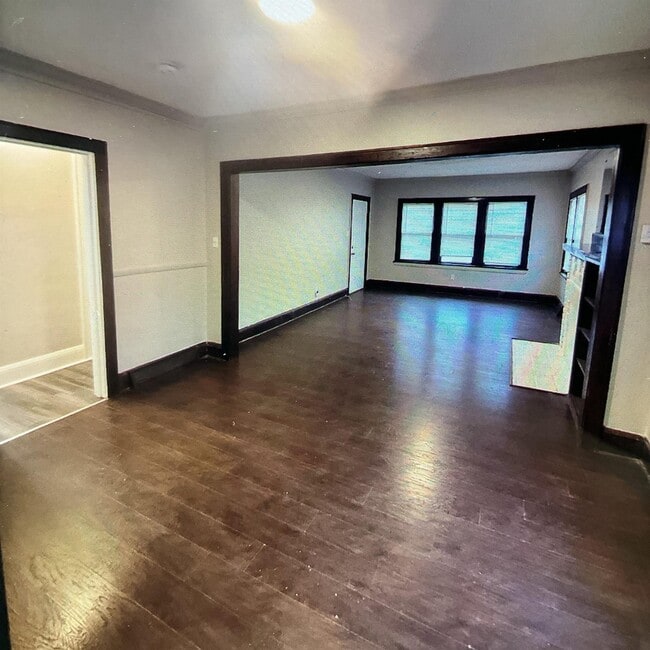 Photo - 814 Dover Ave