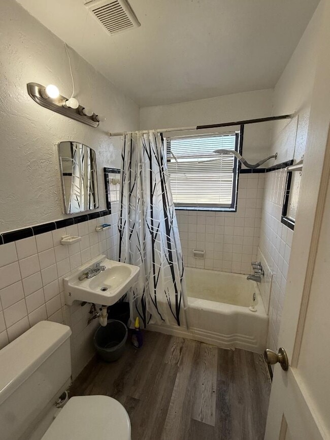 Photo - 2 BED 1 BATH DUPLEX FOR LEASE