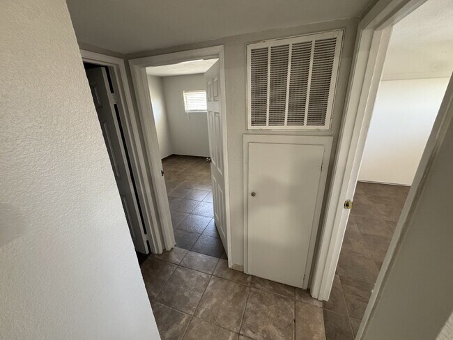 Photo - Ideal 2nd floor unit refreshed and ready to lease! Unit 4