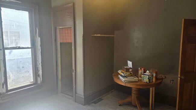 Photo - 222 S Broadway St