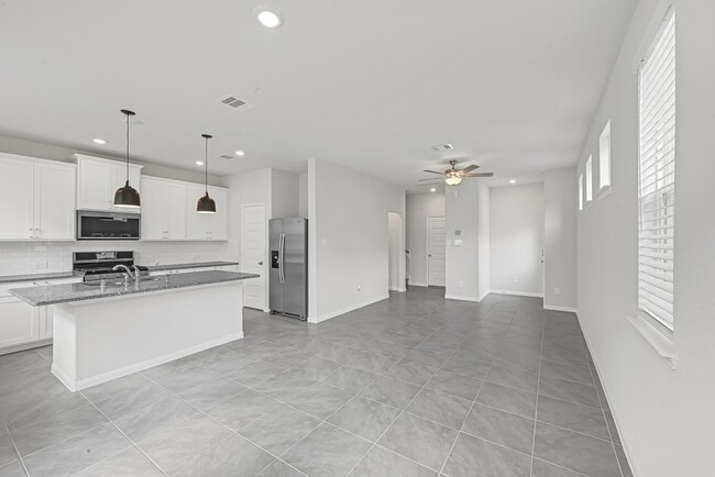 Photo - 1528 Lakeline Oak Dr