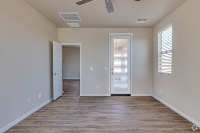 4BR, 3BA - 2,000SF