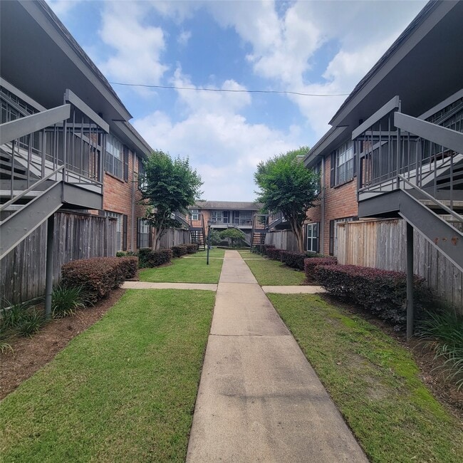 Photo - 1223 Augusta Dr Unidad 12