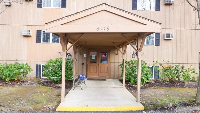 Building Photo - 8140 Southwood Dr