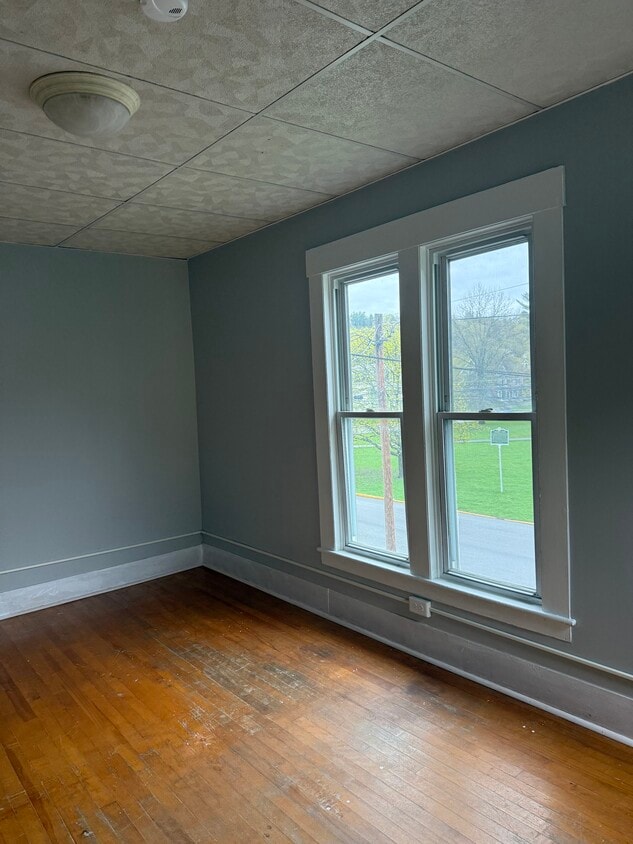 Bedroom 1 - 4 Park St (Barre, VT)