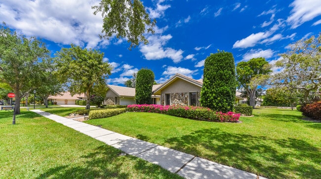 Photo - 3185 St James Dr