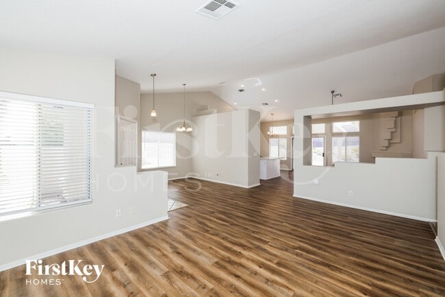 Photo - 107 Workman Ct
