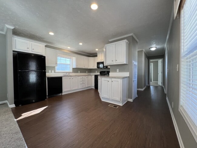 Photo - 125 E Sourwood Dr