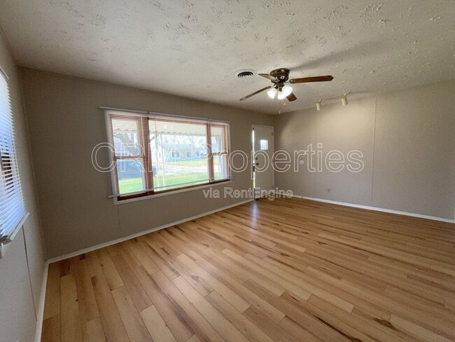 Photo - 1020 E Fischer St