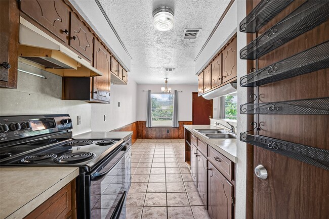 3602 Cedarcrest Dr