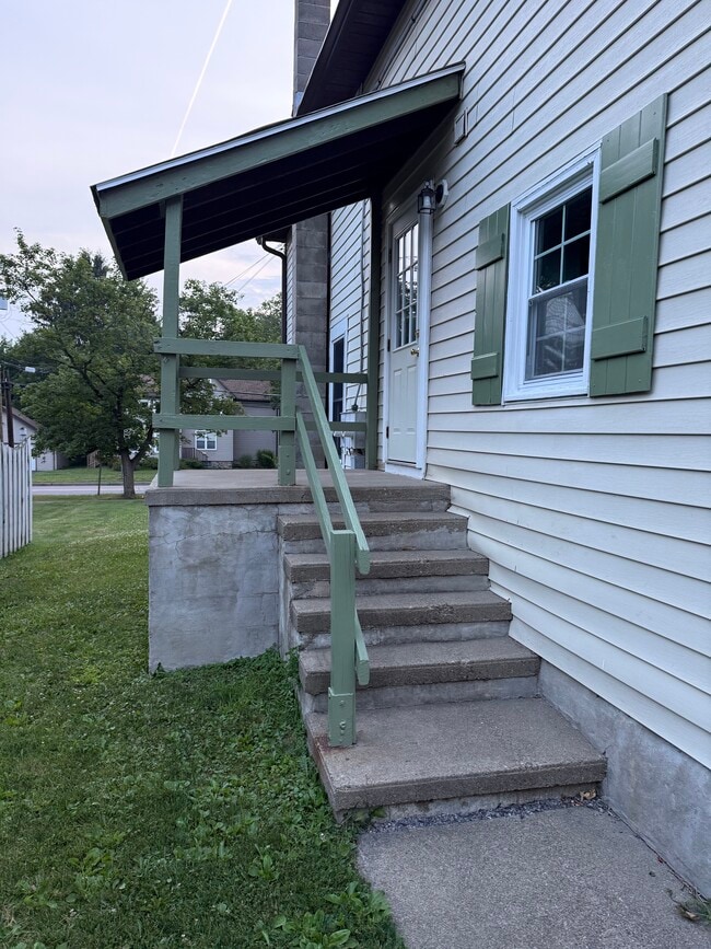 Photo - 733 Oakwood Ave Unit 2