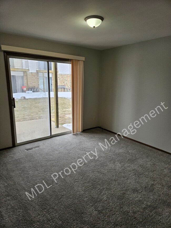 Photo - Thomas White Apartments* Unidad 5