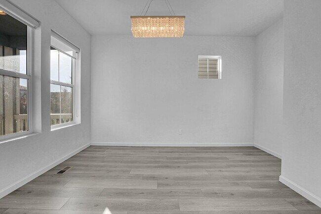 Photo - $3,150.00, 4-bed, 3.5-bath, located in Aurora with beautiful finishes.