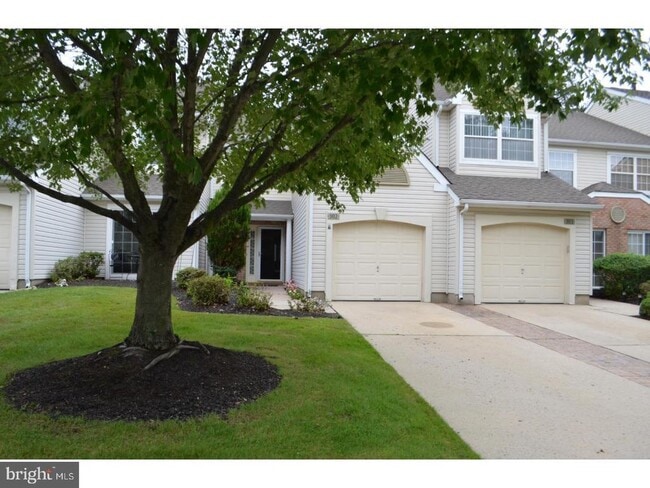 Building Photo - 302 Doral Dr