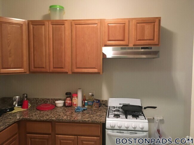 Building Photo - 17-19 Washington St. Rental