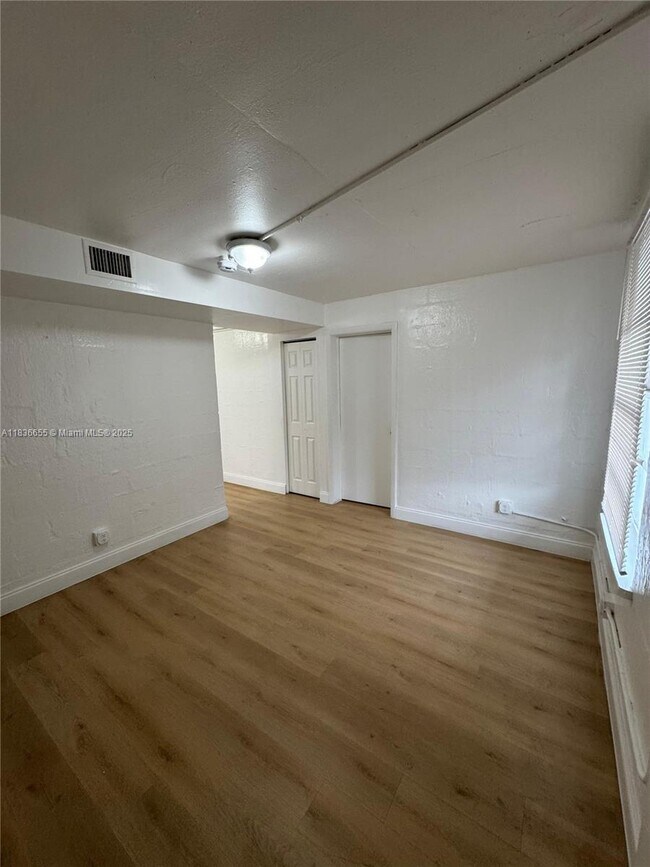 Photo - 840 NW 5th Ave Apartment Unit 1