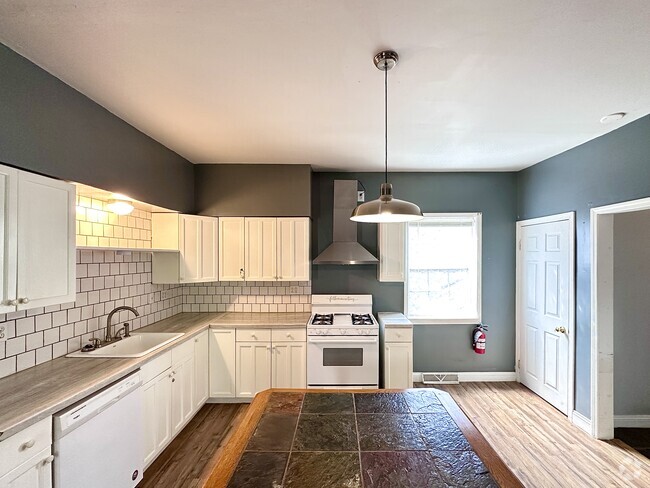 Building Photo - 1605 S Jefferson St Rental