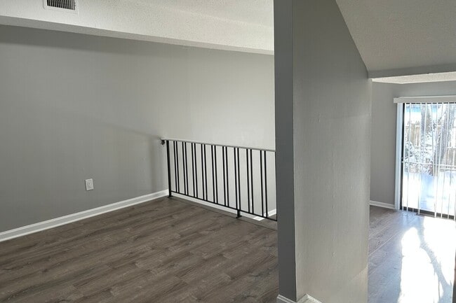 210 Main St. Din. - Manchester Main Apartments