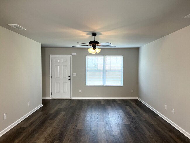 Photo - Sub South!! Close to Macon and RAFB