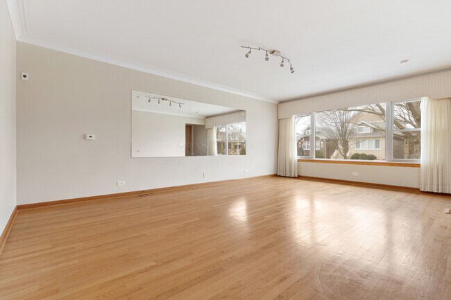 Photo - 2931 N 76th Ave