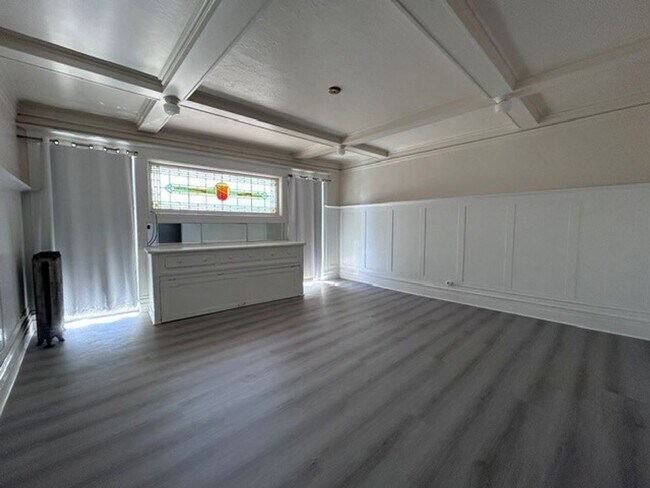 2437 Shattuck Ave. Unit 4