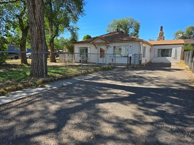 Photo - 1824 Rood Ave