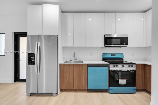 Photo - 1037 NW 2nd St Unit 2C