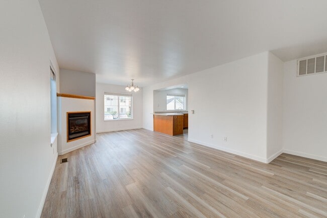 Photo - 3 Bed 2 Bath Unit Available in Bozeman! Unit D