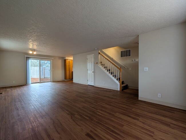 Photo - 3-Bedroom, 2.5-Bath Home Close To River Road In Eugene!