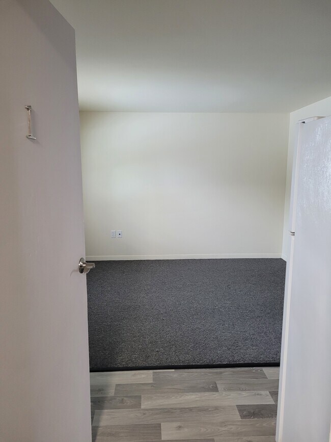 Unit enterance pic 2