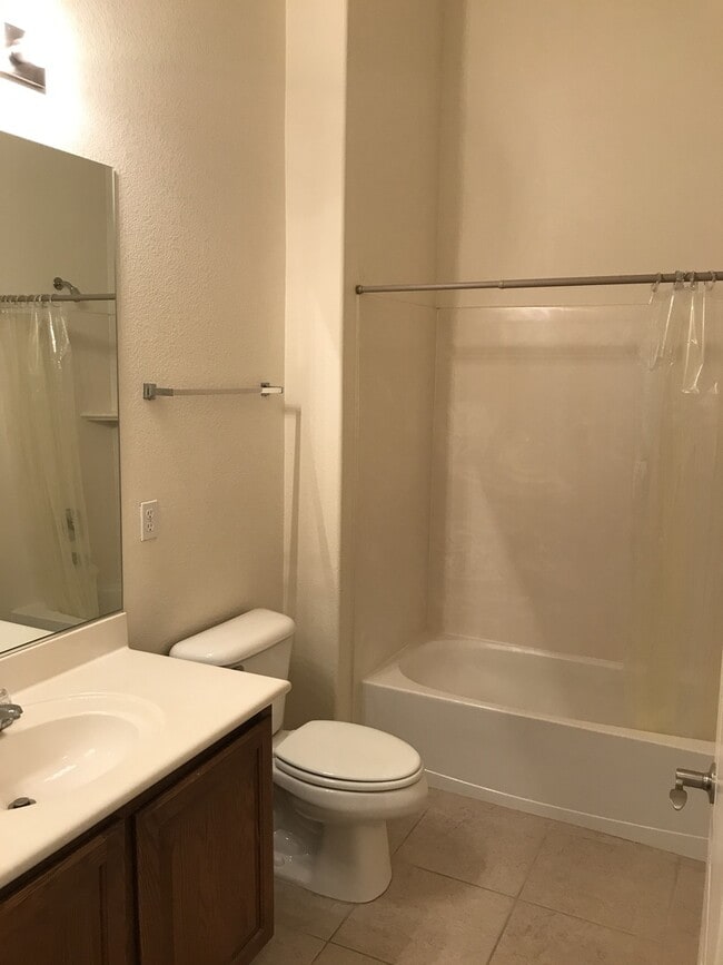 Photo - Great 2 bedroom condo Blue Diamond/Durango 1500/mo
