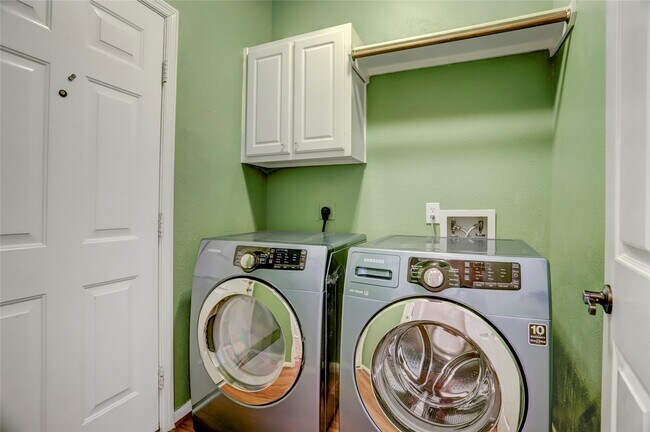 Photo - 124 S Brooksedge Cir
