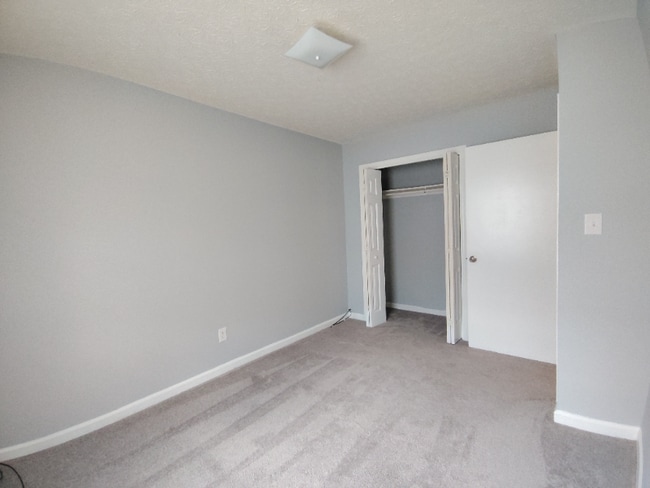 Building Photo - 32 Ferguson Dr Rental