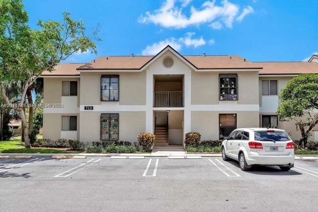Photo - 715 Gardens Dr