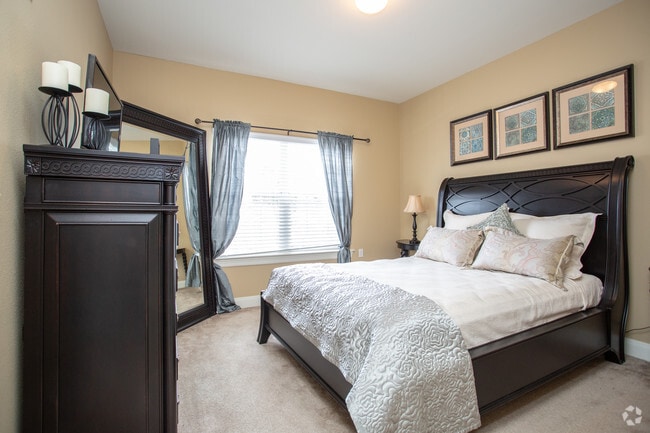 2 BR, 2BA
