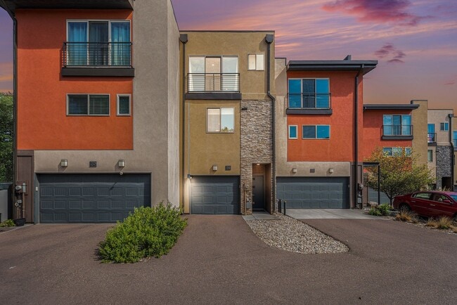 Building Photo - Creekside Townhome with Balconies on Every...