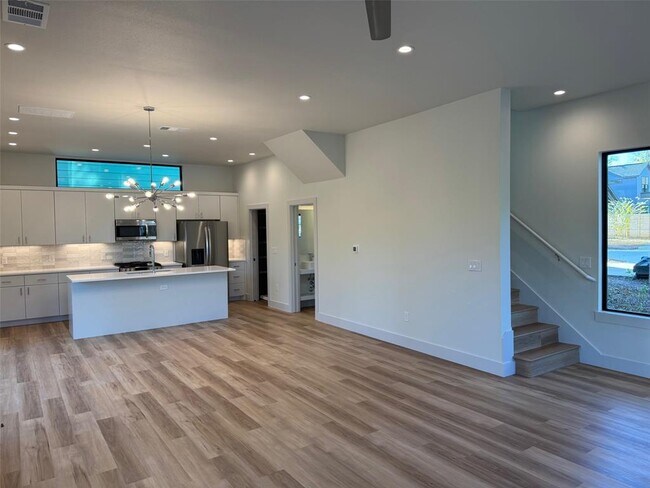 Photo - 1133 Walton Ln