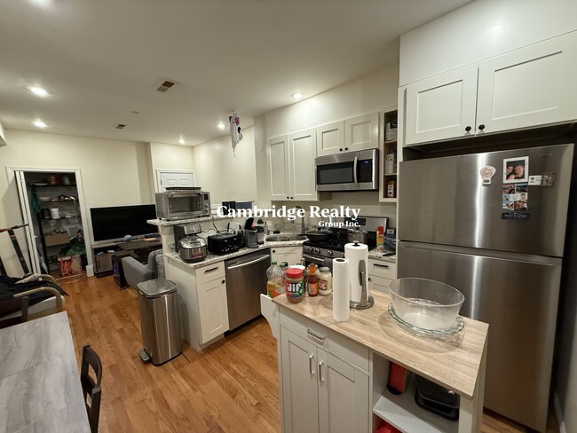 Photo - 212 Green St Apartments Unit 2