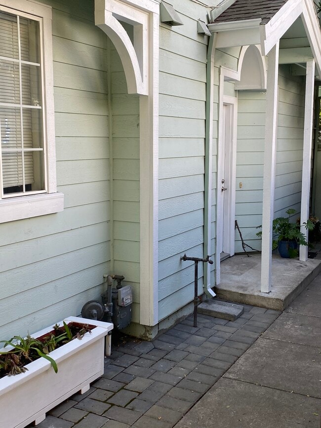 Photo - 1520 Adeline St