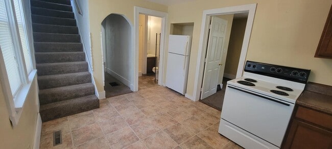 Photo - 706 E Lewis St