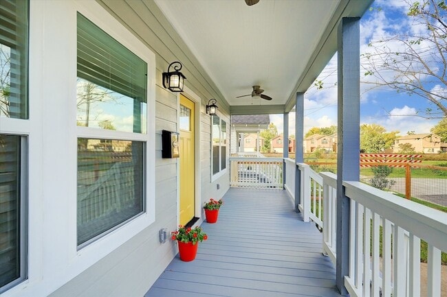 Photo - 3515 Delhi St